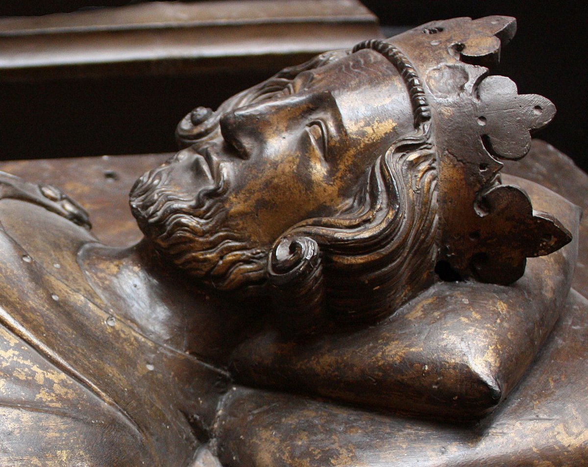 gaelhistory's tweet photo. 4 Dec 1259 - The Treaty of Paris, a treaty between King Henry III of England and King Louis IX of France is signed. The treaty will bring and end to 100 years of conflict between the Plantagenet and Capetian dynasties. #OTD #History #Plantagenet #Capetian #TreatyofParis https://t.co/3T1CoYoEyw
