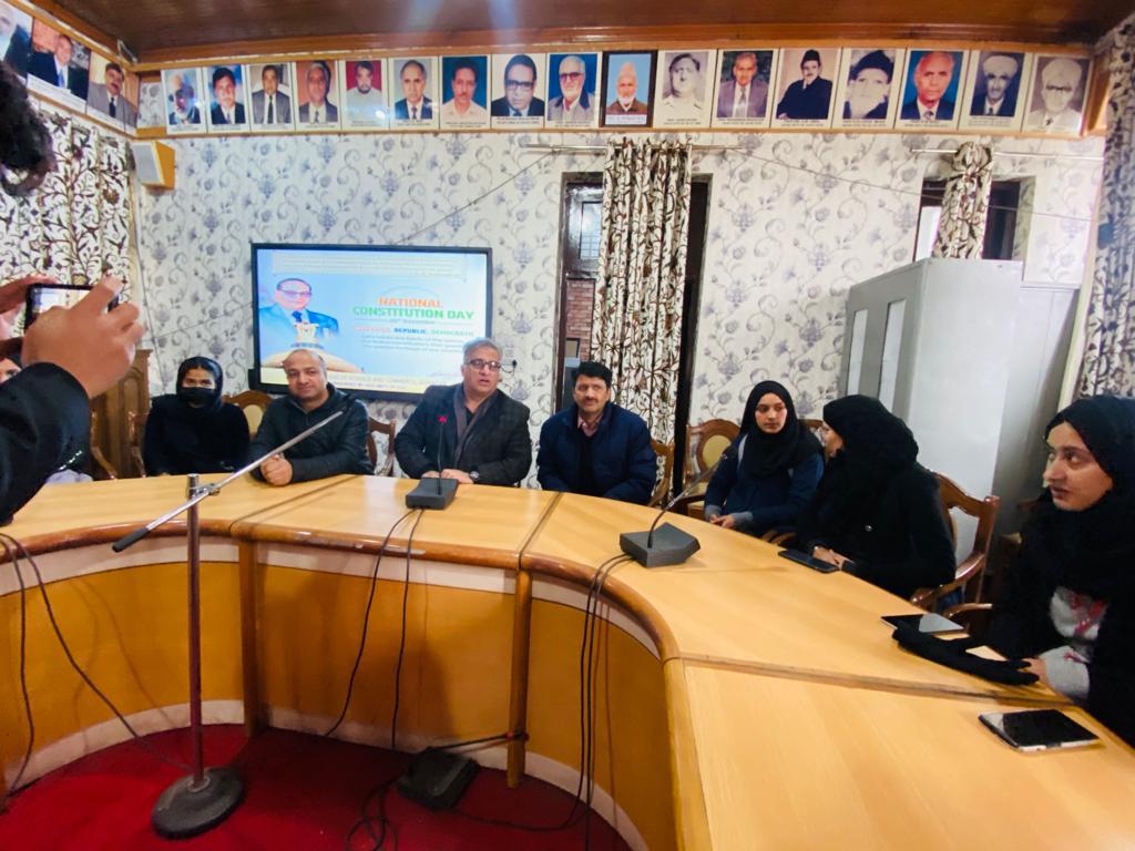 nss_icsc's tweet photo. ISLAMIA COLLEGE CELEBRATES CONSTITUTION DAY
 “Constitution is not a mere lawyer’s document; it is a vehicle of life and its spirit is always the spirit of age”.B.R Ambedkar.On 26th November 2022, Islamia College of Science &amp; Commerce, Srinagar celebrated National Constitution Day https://t.co/ICcYlrUtsC