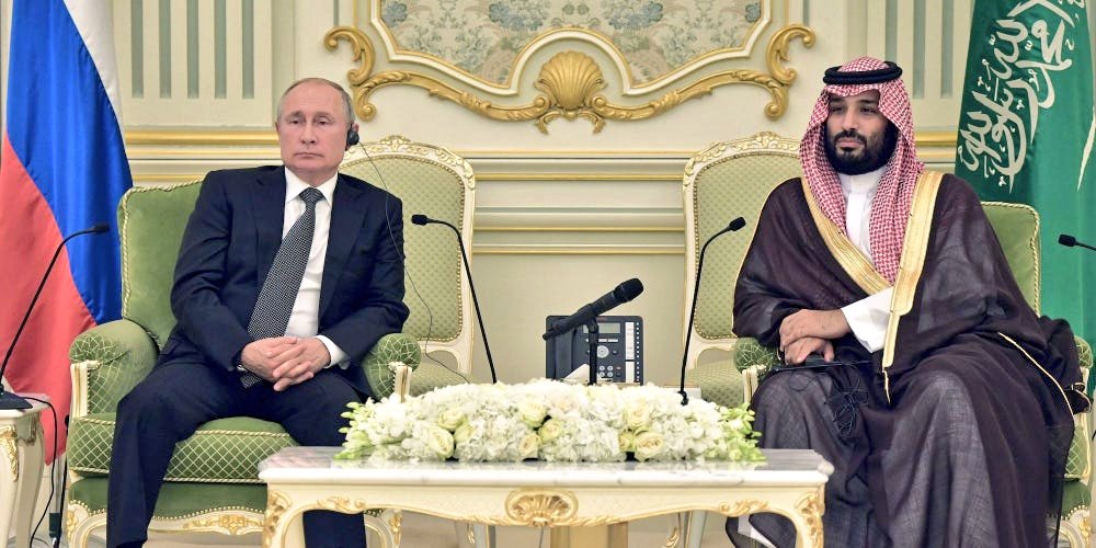 Investingcom's tweet image. *OPEC+ AGREES TO STICK TO 2 MILLION BARREL-PER-DAY PRODUCTION CUTS THROUGH JANUARY AHEAD OF RUSSIAN OIL PRICE CAP 

*OPEC+ DECISION COMES AMID MOUNTING CONCERN OVER CHINESE COVID LOCKDOWNS - WSJ

$CL_F #OOTT