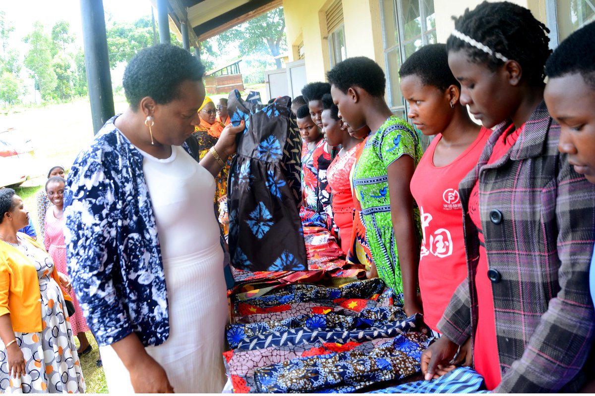 I visited Wekomire Technical institute in Kyegegwa where almost 100girls who got early pregnancies were awarded certificates in Skilling