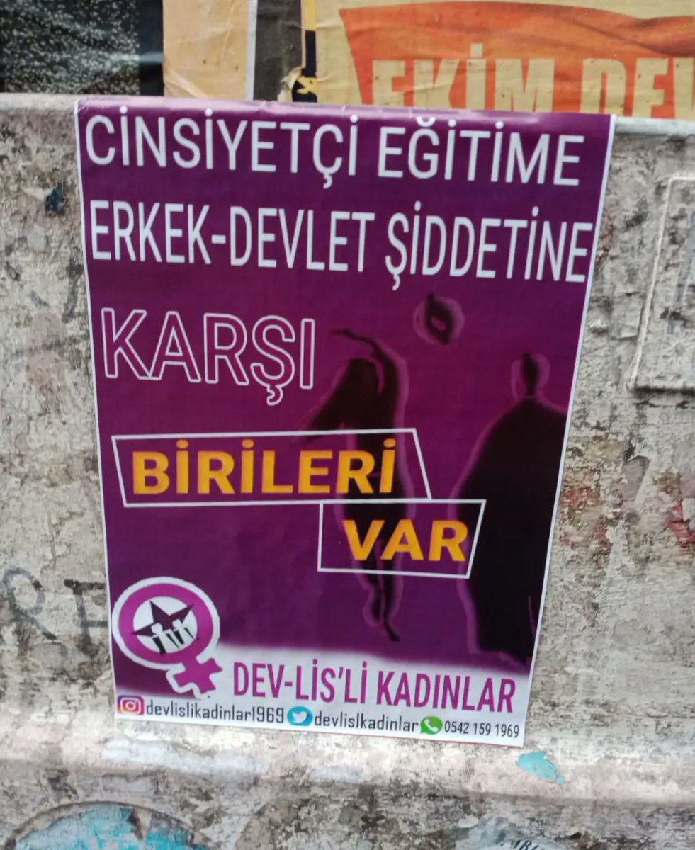 devlislkadinlar's tweet photo. 📍 Kadıköy

Kadıköy sokaklarında afiş ve sticker çalışması gerçekleştirdik.

Bütün kadın arkadaşlarımızı cinsiyetçi eğitime ve erkek egemenliğine karşı #birilerivar demeye mücadeleye çağırıyoruz.

Yaşasın Devlis'li Kadınlar https://t.co/zD1kzL5ijF