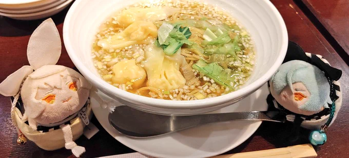 晩御飯は海老ワンタン麺!!!んまかったー!!!(^q^) 