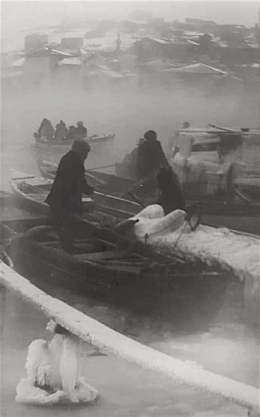 beylerbeyigrup's tweet photo. 📌İstanbul / Boğaziçi, 1-Mart-1929
İstanbul’u karla esir alan kış. https://t.co/NI83WjRVKJ
