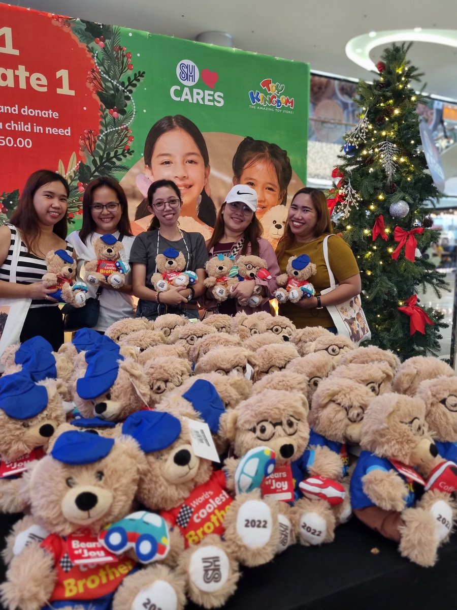 CAT957220_SB19's tweet photo. It's the season of giving once again 🎄
Just donated these #SMBearsofJoy2022 🧸
Thank you @SB19Official for inspiring us through your songs like... LIGAYA 🤗 Thank you @SMSeasideCebu @OfficialSMCares for giving us the opportunity to spread love & happiness 😊 https://t.co/qZjI6YT76g