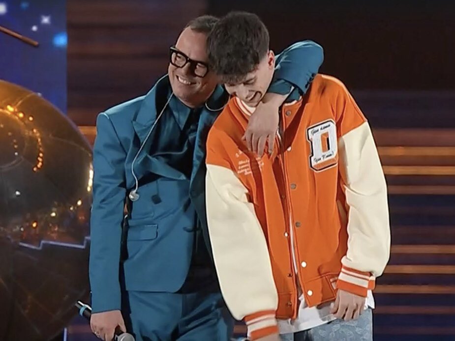_GigiDAlessio_'s tweet photo. Le parole non bastano per descrivere la gioia di questo momento… 
Sempre più orgoglioso di te, Luca!
Sarà un’altra indimenticabile tappa del viaggio meraviglioso che stai facendo.
Ti amo 💙
Papà

#LDA #Sanremo2023 @SanremoRai https://t.co/M99cbNdMix
