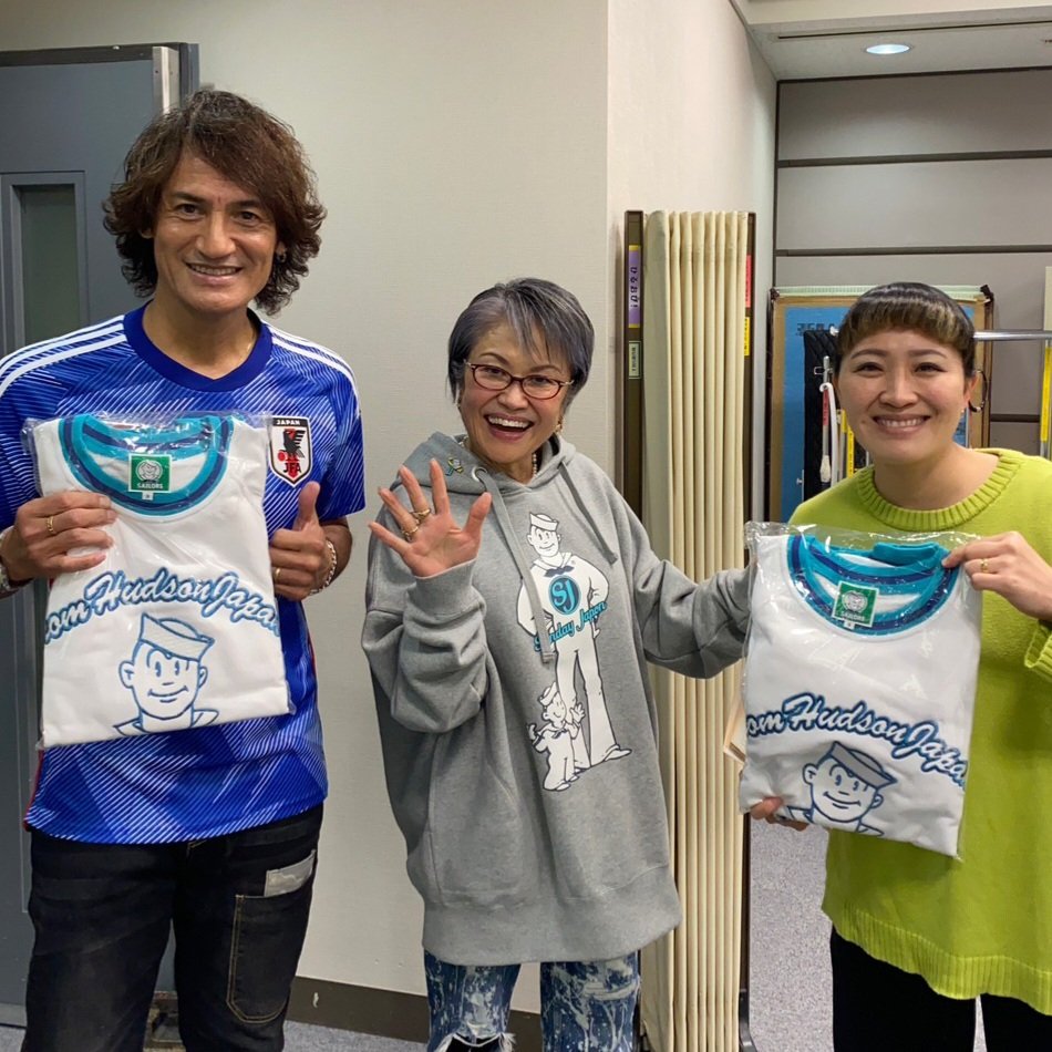 shibuyasailors's tweet image. 2/2
先週のロボット古田先生もすごSAILORS 行きたかったと‥‥‼️
とても素敵な1日でした
セーラーズ君に感謝😆💕
#爆笑問題 #太田光 #武藤十夢 #AKB48 #デープスペクター #田中裕二 #鈴木エイト #本並健治 #丸山桂里奈 #セーラーズ #三浦しずか #MOSBURGER #50周年