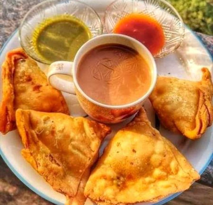 منتظر ہیں سموسے، چائے اور میں
آپ آئیں کہ یہ شام مکمل ہو !!

#Super_Diary 📝
#Super_Poetry ✍🏻