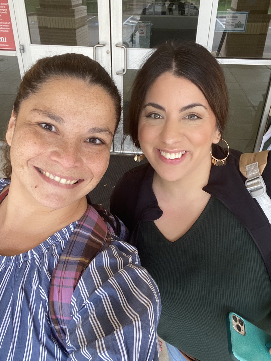 DeyaniraPedraz3's tweet image. Last session of grad school is in the books!! Graduation, here I come! #futureAP