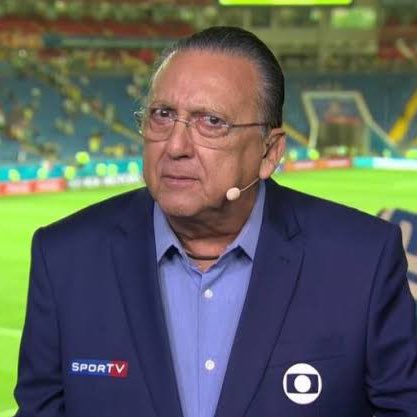 choquei's tweet photo. 🚨FUTEBOL: Galvão Bueno, que vem trocando informações com a equipe de Pelé, falou sobre a saúde do ex-jogador: “Ele disse que o momento em que se sente melhor é quando assiste aos jogos do Brasil”. https://t.co/1QJh6we2w2