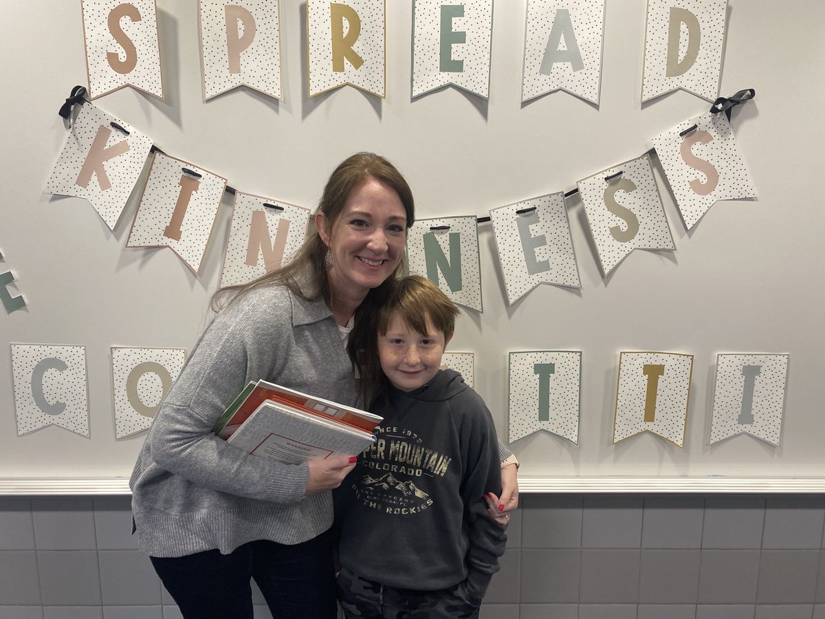We have LOVED having mystery readers this year!  This sweet Bengal’s mom read us all his favorites before Thanksgiving and he was beaming with pride to have her here 😍
