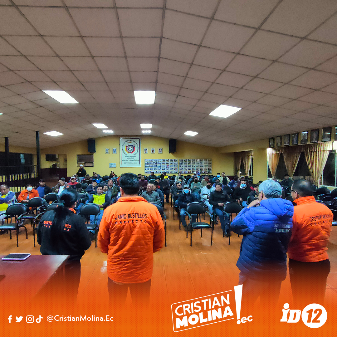 CristianMolinEc's tweet photo. 📌 Gracias al Gremio de Maestros Mecánicos por el recibimiento y apoyo a las listas 12. 🍊 #AníbalCulqui ha trabajado y lo seguirá haciendo en favor de esta productivo gremio. La oportunidad de la #GenteNueva ¡ES AHORA! 🧡
#MolinaConcejal 🗳
#CulquiAlcalde 🗳
#TodoTodito12 🗳 https://t.co/XXK5inPDjj