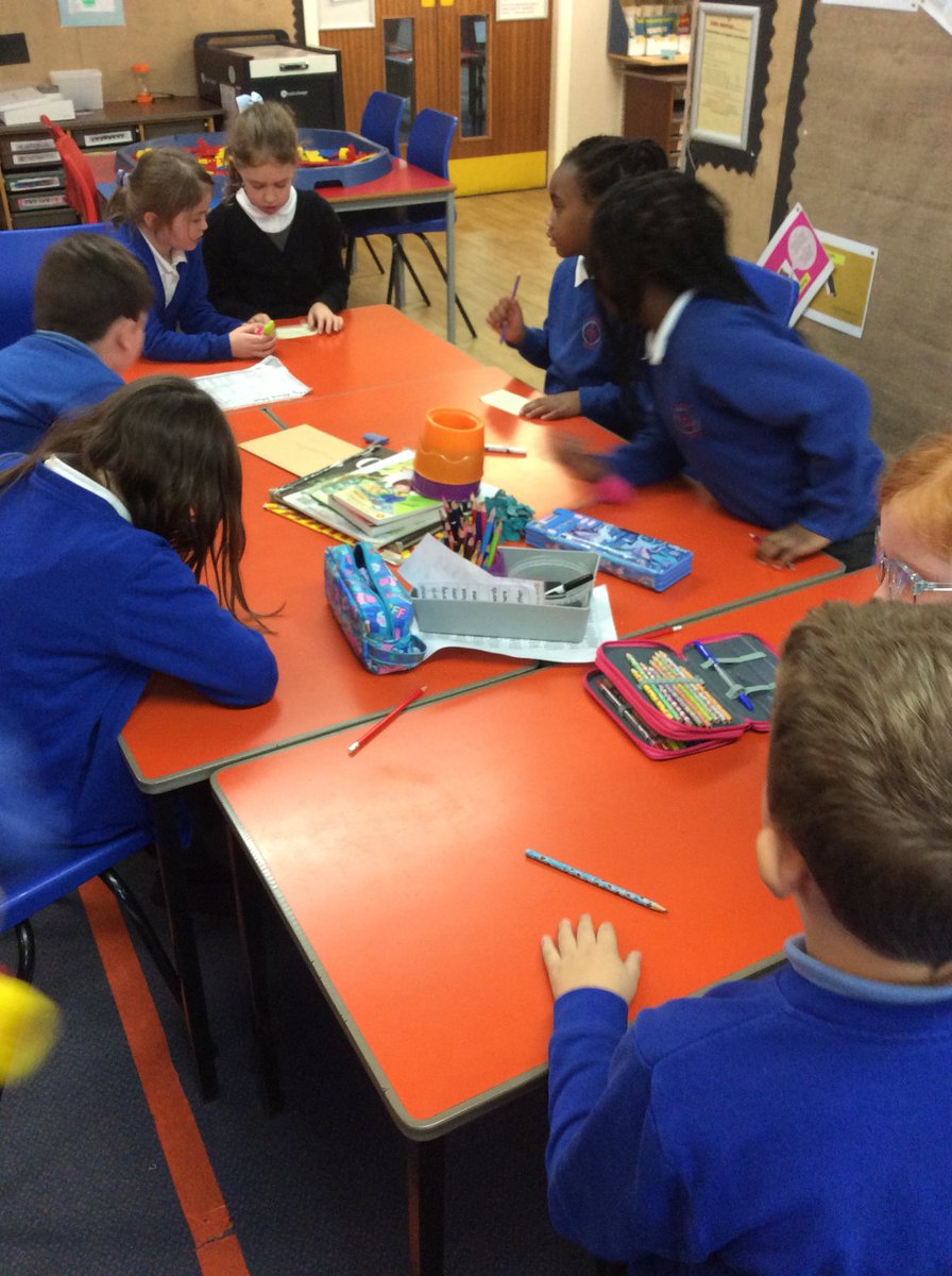 MrsAnderson_DS's tweet photo. This week we were learning how to write a diary based on the adventures of our elf. We named our elf on the shelf snowflake and we can’t wait to share his adventures with you. https://t.co/Y57xR57cub