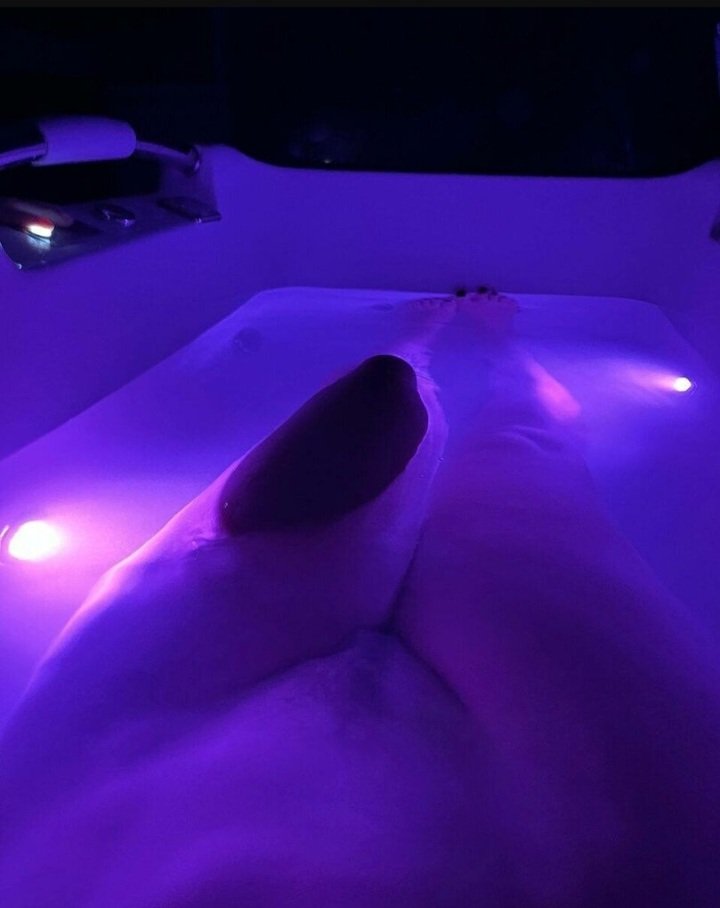 Tek kalmamalıydım...