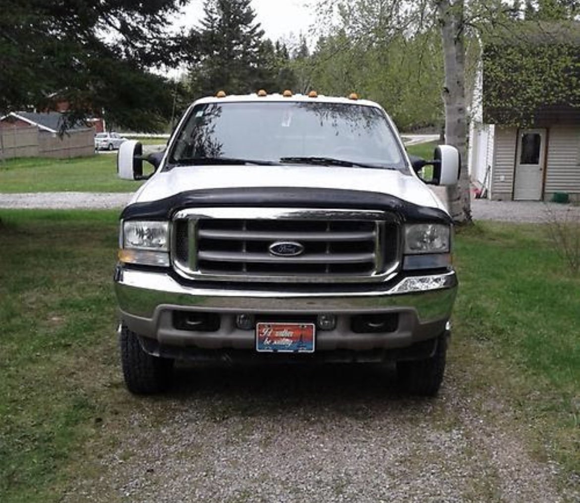 GallantMadonna's tweet image. Alert Stolen Truck!!! Just stolen right out of our driveway.  Sean was warming it up and had to run back inside The house for something and he heard the truck go!!! Please call it in to the police if you see it now anywhere in the Goulds, Mount Pearl or stjohns,  Paradise areas!!
