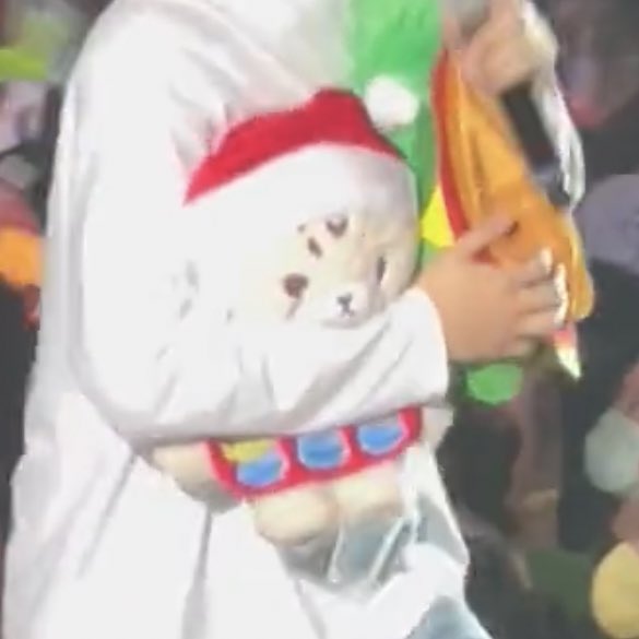 ม้าค ป่อยไอ ม้าค แอ่ก