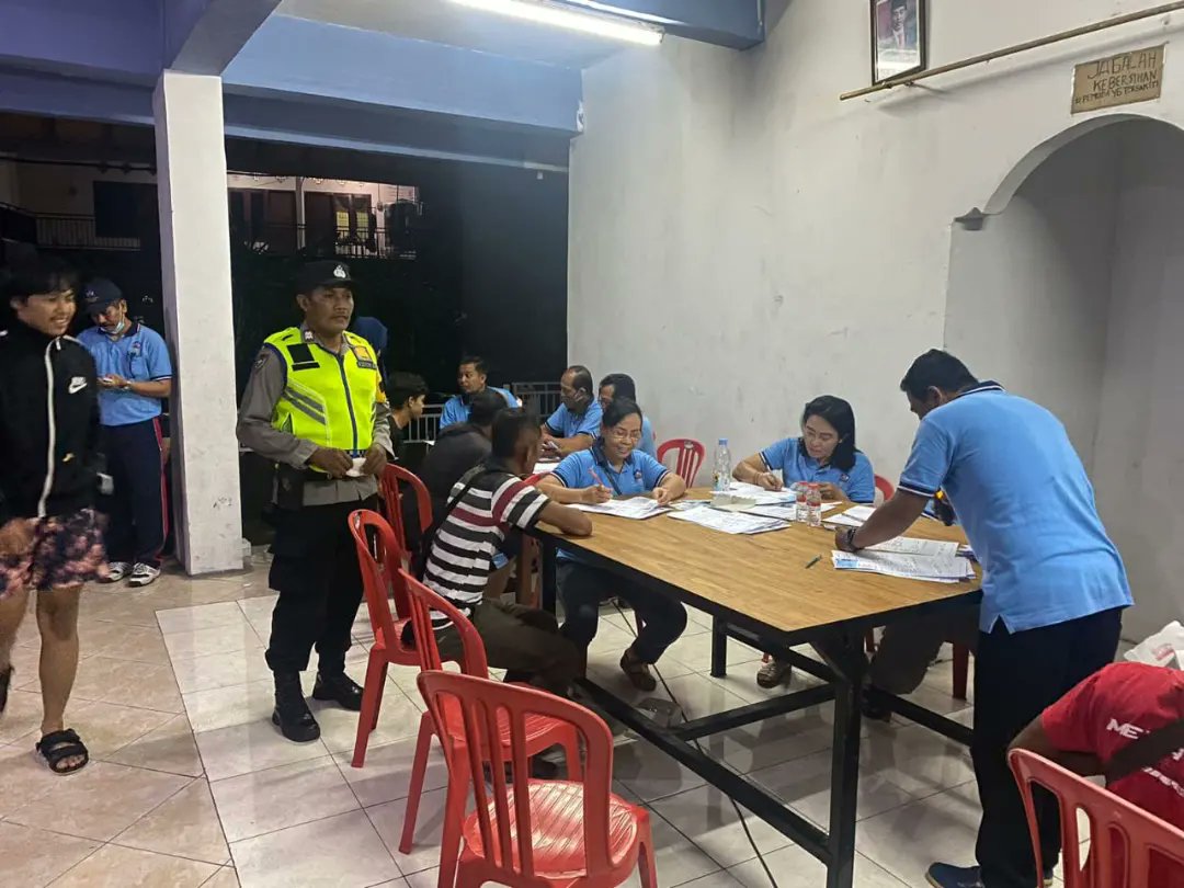 Bhabinkamtibmas Desa Dalung Aiptu Hermanus Djo bersama perangkat Desa Dalung melaksanakan Sidak Penduduk Non Permanen di Perumahan Griya Tansa Trisna Banjar Dukuh, Desa  Dalung, Kecamatan Kuta Utara, Kabupaten Badung. Minggu (4/12) sore