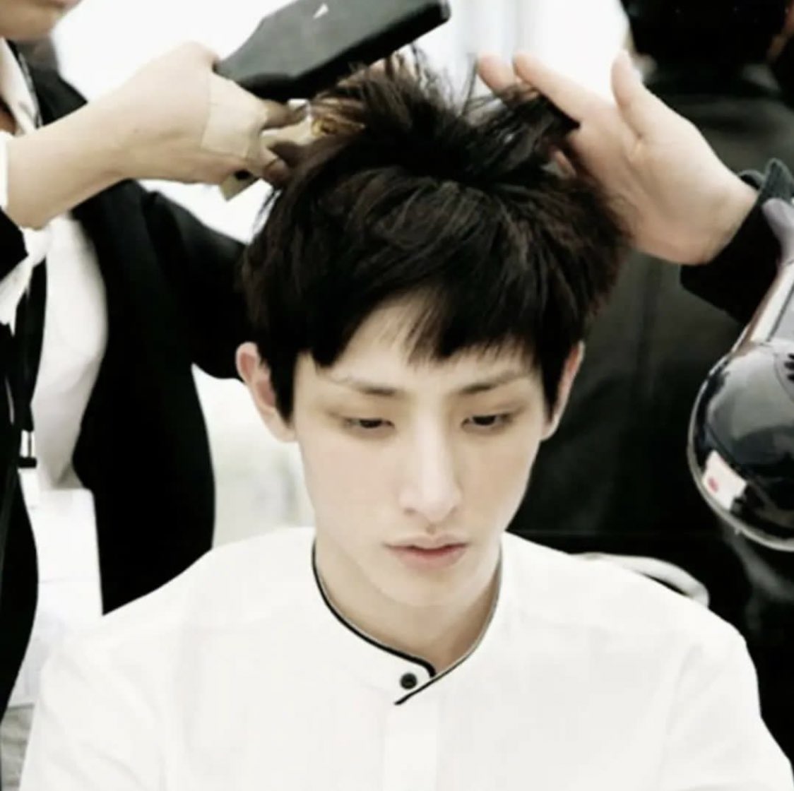 rose_lshxxx's tweet photo. 이거 너무 말갛고 뽀송 아가 아니냐고… 어제 이혁수 보고 나서 이 사진 보니까 더 아가 같음👶🏻 https://t.co/znIuxwFpJJ