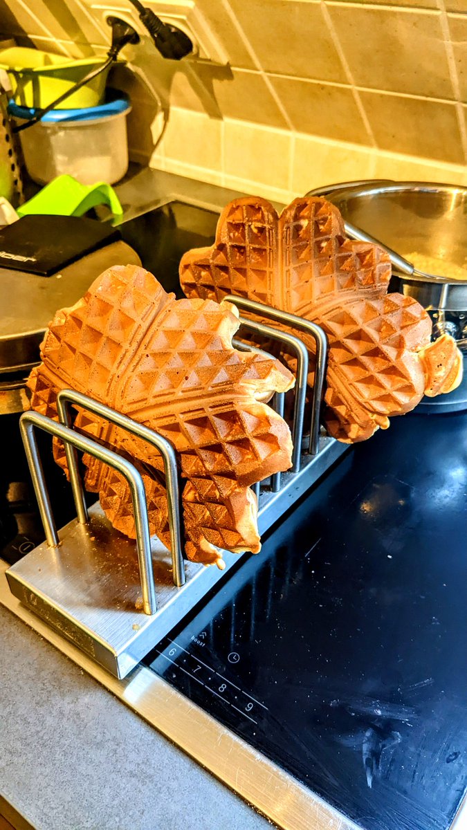 test Twitter Media - Traditional ending of the weekend: the waffle breakfast 😋
With @bndg96 @soxboundswitch @DirtySneax @cagedvers @looked3 @puprizzo @kissyourairs95 @capreolis @_ADarkGuy_ 🥰 #BlessedWithGoodFriends https://t.co/2OrHJGFvTW
