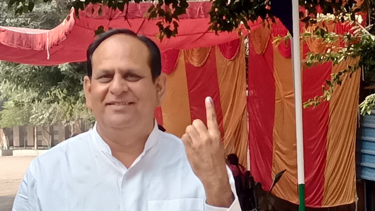 drhariduttINC's tweet photo. मेरा वोट मेरी ताक़त !
कांग्रेस को वोट दे @INCIndia @INCDelhi @RahulGandhi @priyankagandhi @Ch_AnilKumarINC https://t.co/FBknM0dNaZ