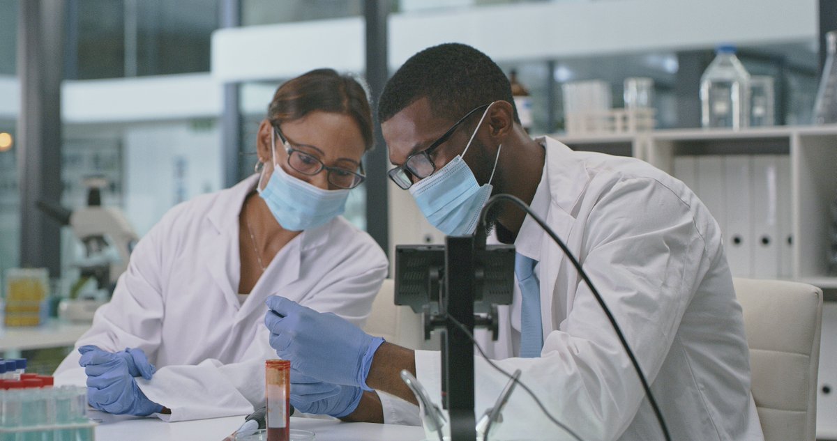 OECD's tweet image. It&apos;s #InternationalDayOfBanks !

Multilateral #DevelopmentBanks drove the surge in multilateral financing to developing countries in response to the pandemic, accounting for 79% of the total USD 61.5 bn increase.📈

Learn more in the 🆕 @OECDdev report ⤵️
oe.cd/MDFR22