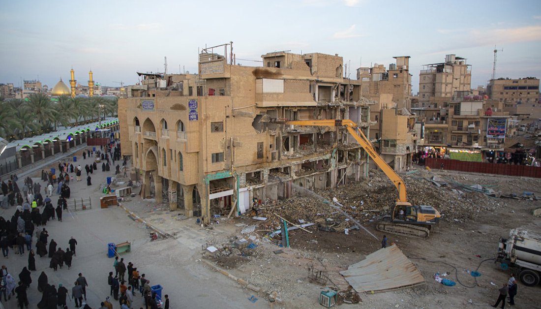 #العتبة #الحسينية تواصل إزالة الأبنية
المستملكة لإنشاء صحن الامام الحسن (ع)

#شغل_العتبات
#العتبة_الحسينية_المقدسة