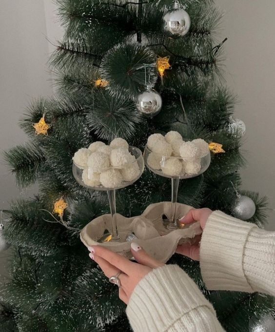 etherealdior's tweet photo. decorating for christmas is half the fun https://t.co/K89K4OCtj0