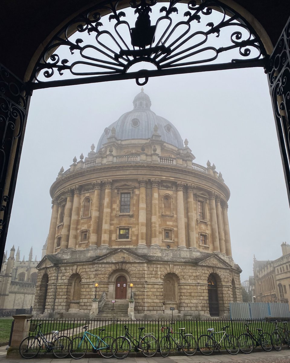 UniofOxford's tweet photo. Oxford on a misty day 🌫

📷 Instagram | EstherJohnsonPhotography https://t.co/JR3fiKWn9N