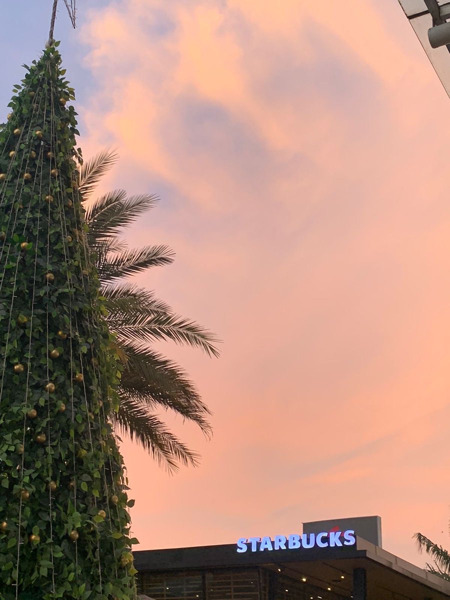 mirrcies's tweet photo. it's a beautiful sky 🤍 https://t.co/9bIJ9x5jFr