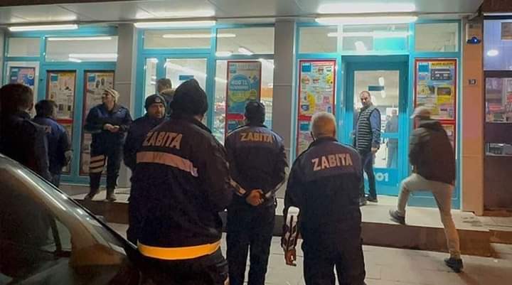 🔴Savcı Sayan bugün il merkezinde yaptığı denetlemelerde  5 zincir market şubesine
Mührü vurdu helal olsun 👊🇹🇷🇹🇷