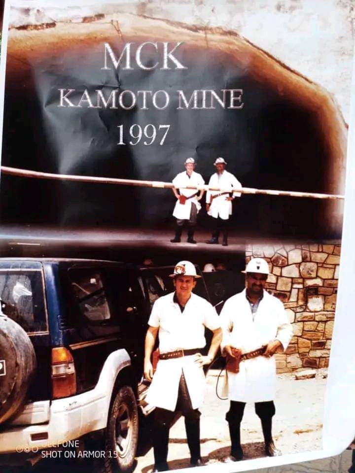 YvesBuya1's tweet photo. #RDC Photo archive 1997 dans la mine de #Kamoto. La compagnie de Moise Katumbi (MCK) valait 65 millions de dollars. @moise_katumbi ,@SalomonKalonda , @petertiani007 , @Ensemble_MK , @FullNdala. https://t.co/pysCnj2iWU