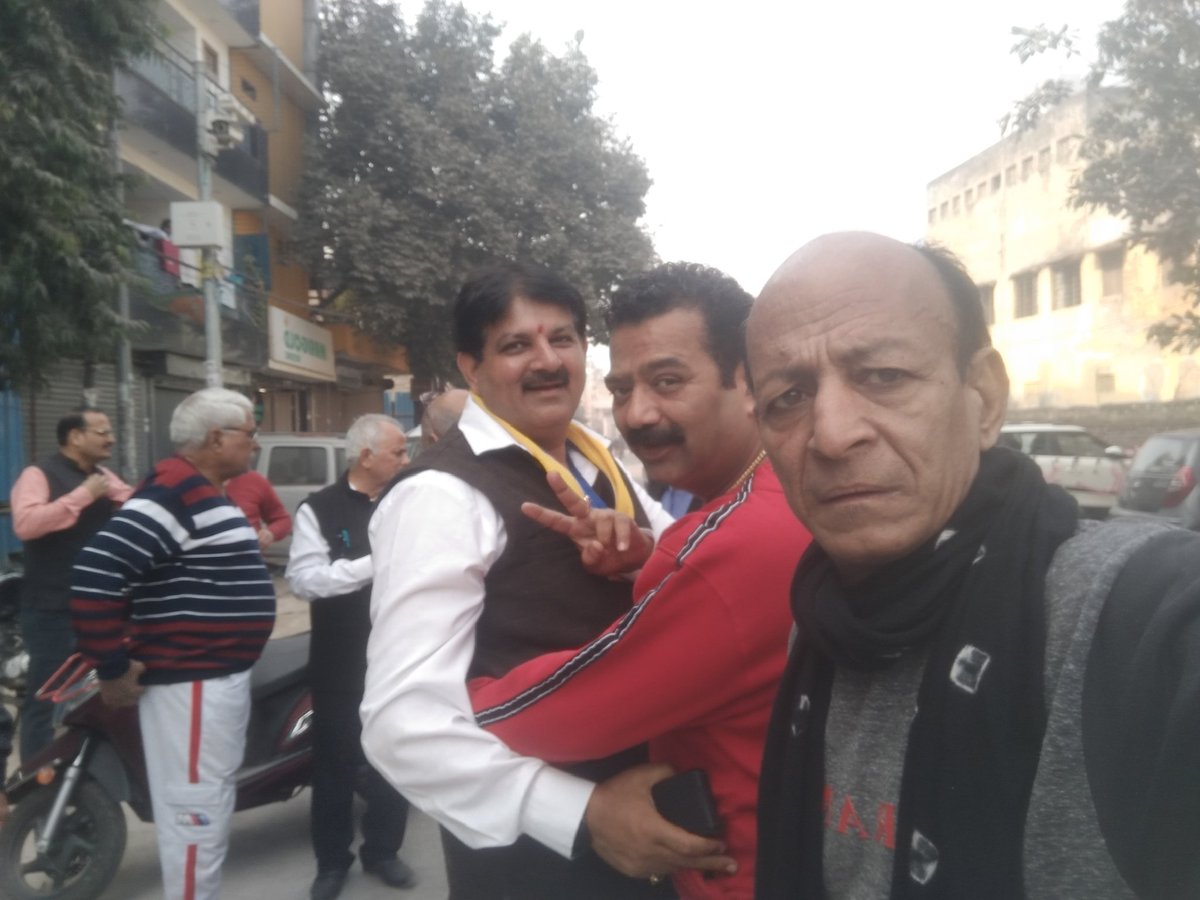 priyamo59652675's tweet photo. BJP का कूड़ा मॉडल - 

"BJP की 15 साल की इस गंदगी से मुक्ति चाहते हैं तो 4 दिसंबर को 'झाड़ू" का बटन दबाकर MCD में भी केजरीवाल को जिताएं।"

दिल्ली का कूड़ा केवल 'AAP' ही साफ़ कर सकती है
By
#MCDMeinBhiKejriwal.  #MLA skbagga ji
#jogal arora. #ward 211.  Sm subhash singh khamosh ak47 https://t.co/iWiEyl6Edj