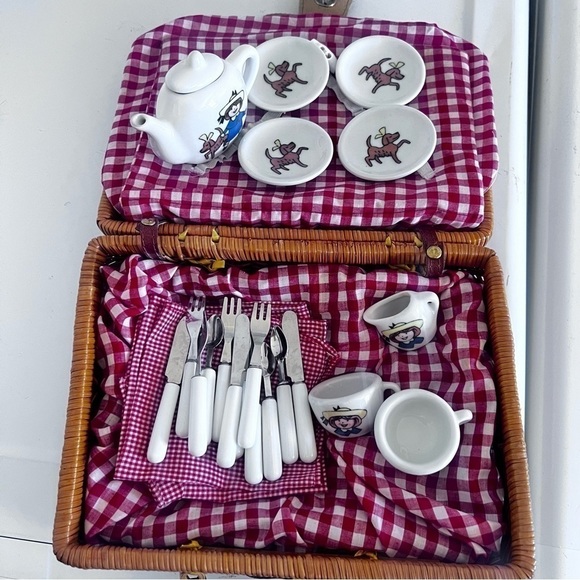 FinickyFinds's tweet image. So good I had to share! Check out all the items I'm loving on @Poshmarkapp #poshmark #fashion #style #shopmycloset #handmade #vintage #spyder: posh.mk/VtZSajvWtvb