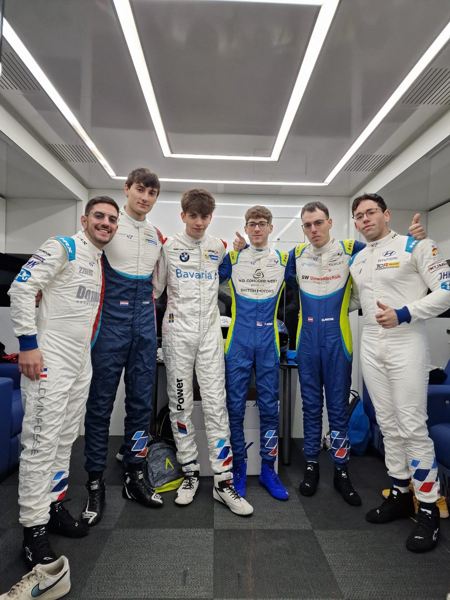 MSIeSports en las 8hrs ENDURANCE JARAMA RACE🌟🌪. 
Fin de semana intenso de competiciones💪🏻. 
#msiesports #msispain #8hrsendurancejarama #esports