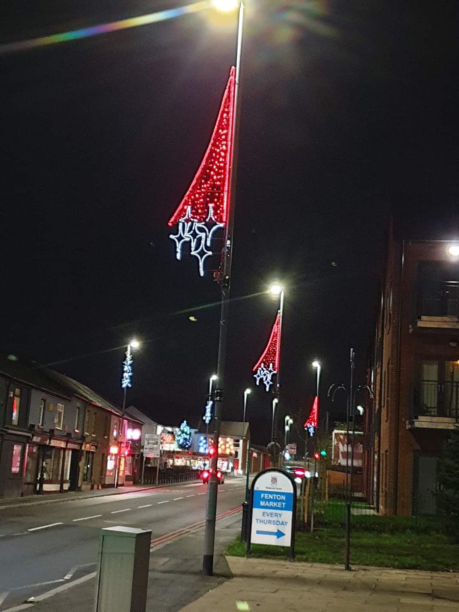 🙏Thanks to <a href="/Enerveo/">Nerveo</a> for all their help and support providing the community of #Fenton with luminous Christmas street decorations.☃️👍

Here is a section looking up City Road. <a href="/SoTCityCouncil/">Stoke-on-Trent CC</a> <a href="/cheryl_gerrard/">Cheryl Gerrard</a> <a href="/alanjgerrard/">Alan Gerrard 🇪🇺🇬🇧🏴󠁧󠁢󠁥󠁮󠁧󠁿🇨🇿</a>