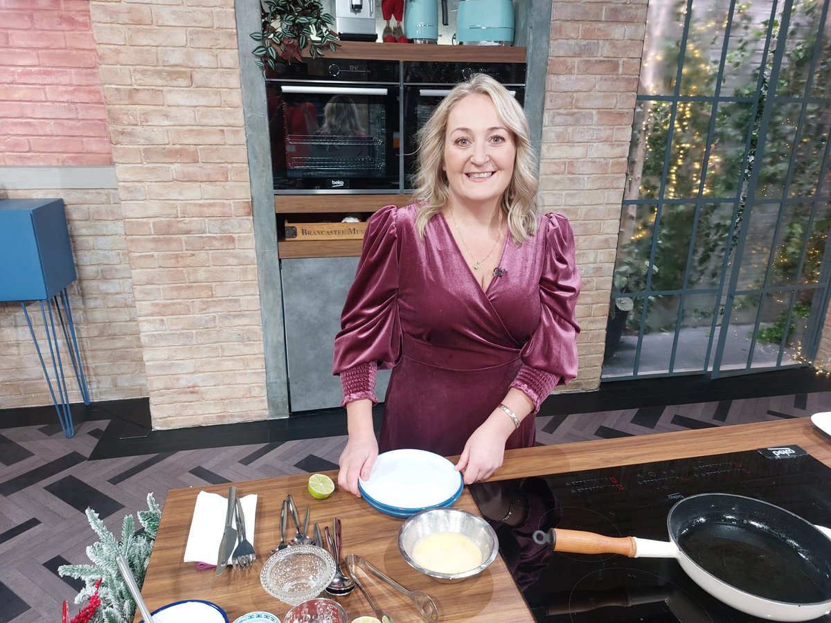 🍤 PRAWN &amp; MANGO SALAD! 🥭

We've got the perfect Christmas Starter in the kitchen this morning; Prawn, Avocado &amp; Mango Salads with the one and only Lizzy Lyons!

Full Recipe: virginmediatelevision.ie/shows/irelanda…

#IrelandAM