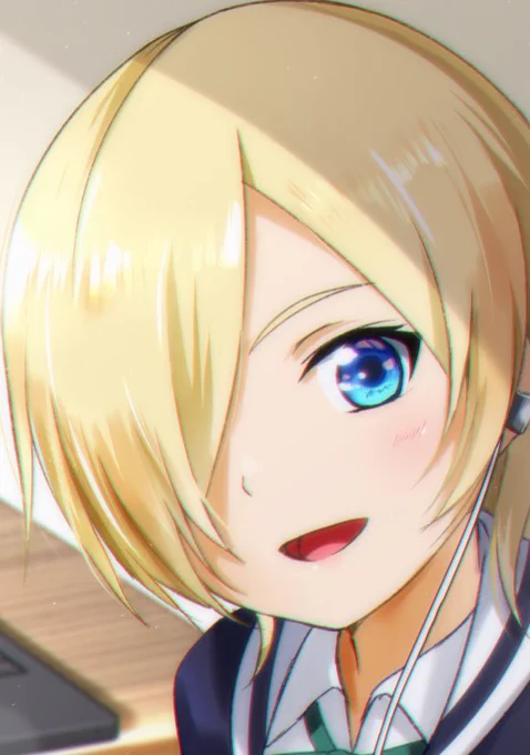 表紙のしずくちゃんの他に栞子ちゃんとミアちゃん描きました!ニジガクのメンバーは勢揃いしてる豪華な一冊になってます  