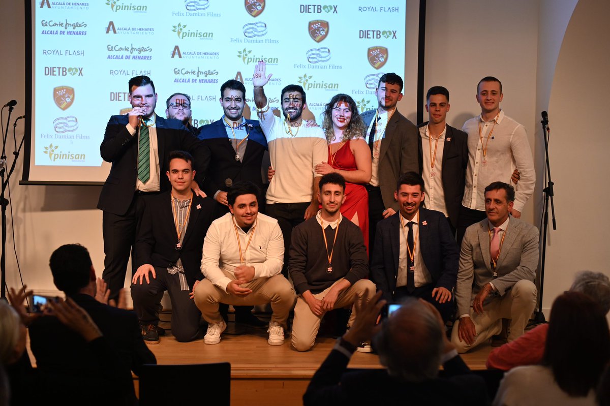 VIP_Deportivo's tweet photo. 🏆👏🏼 Todo el equipo de VIP DEPORTIVO y DIAL DEPORTIVO que asistió a la II Gala de Premios de VIP DEPORTIVO. 

#VPD22 #VIPDeportivo #AlcalaDeHenares https://t.co/r9LgRupRgU