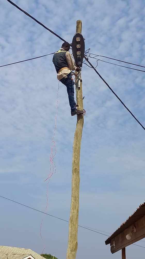With my team of electricians, we fix any streetlights that I donate for free this is done immediately after the donation to ensure that I achieve my objective of brightening the corners of the Adentan constituency.