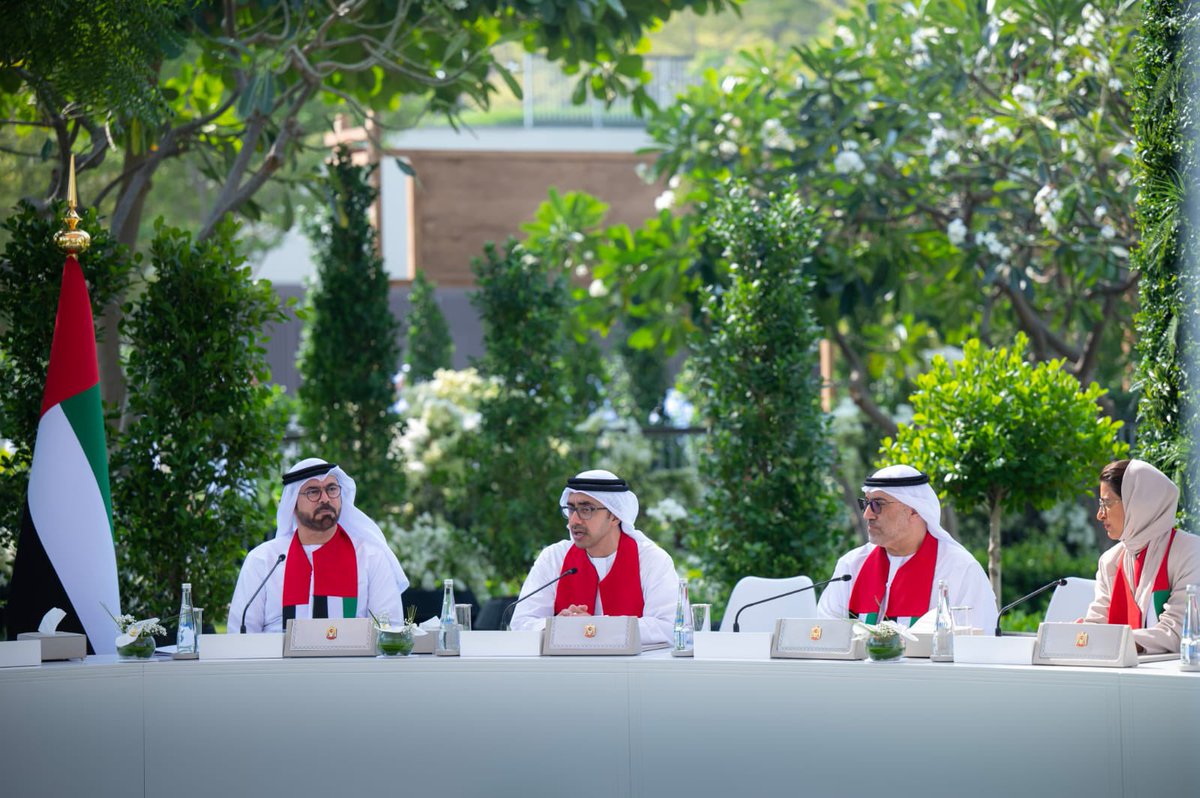 HHShkMohd's tweet photo. واعتمدنا اليوم في مجلس الوزراء إطلاق منصة وطنية متكاملة تمثل بوصلة للاستثمار في قطاعات حيوية كالتكنولو��يا المالية، والسياحة، والتصنيع، والطاقة المتجددة وغيرها . حيث تعمل المنصة التي تشرف عليها وزارة الاقتصاد على إبراز الفرص في كافة هذه القطاعات للمستثمرين من كل الفئات. https://t.co/kzlZbfb2Dh
