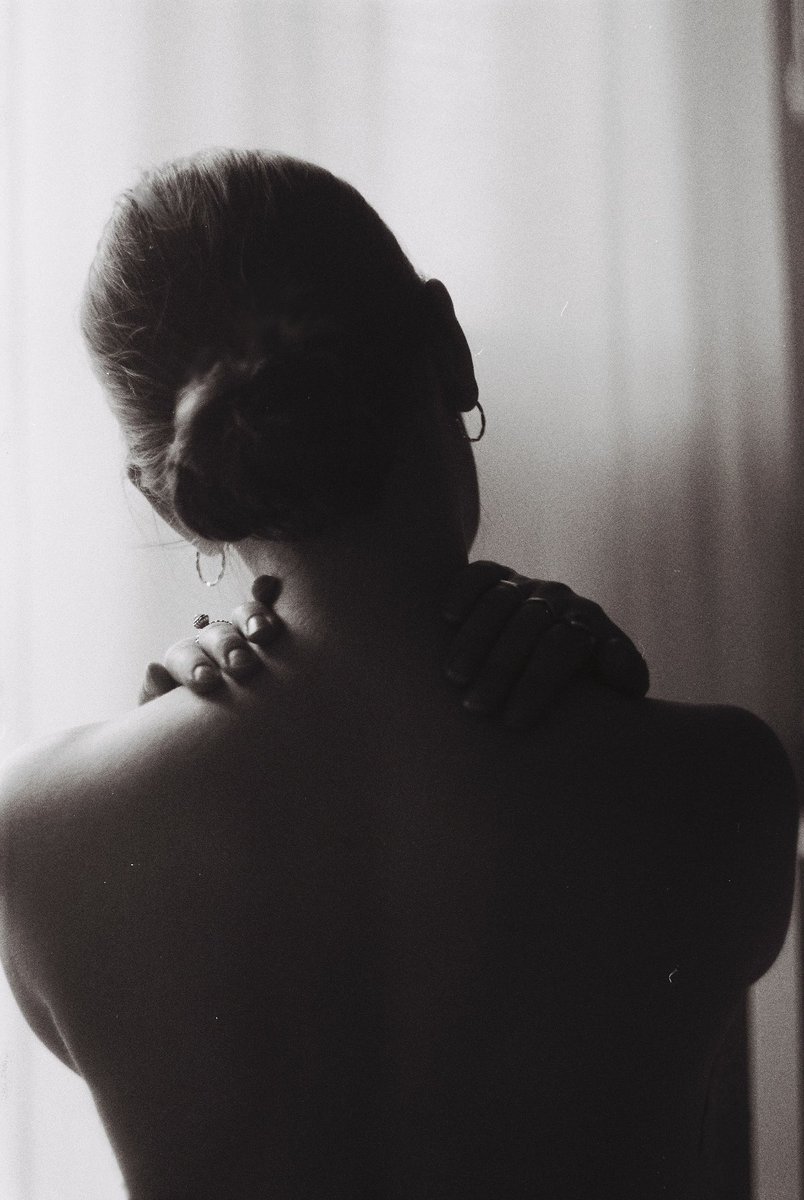 Behind Door 3 of the Artists for Charity advent calendar was my artwork „Evolving pt. 01“. Thank you to everyone who donated to Lalita e.V. &amp; in return became part of the collectors of my very first artwork minted as NFTs on a Blockchain!🙏🏼 Let me know if you’re part of the club!