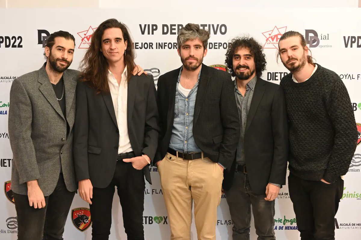 VIP_Deportivo's tweet photo. 🏆👏🏼 Agradecer también a los compañeros de @RoyalFlashMusic y a @emilionavidad por poner ese punto de música y risa para amenizar II Gala de Premios de VIP Deportivo. 

#VPD22 #VIPDeportivo #AlcalaDeHenares https://t.co/Wn9dsoeJSK