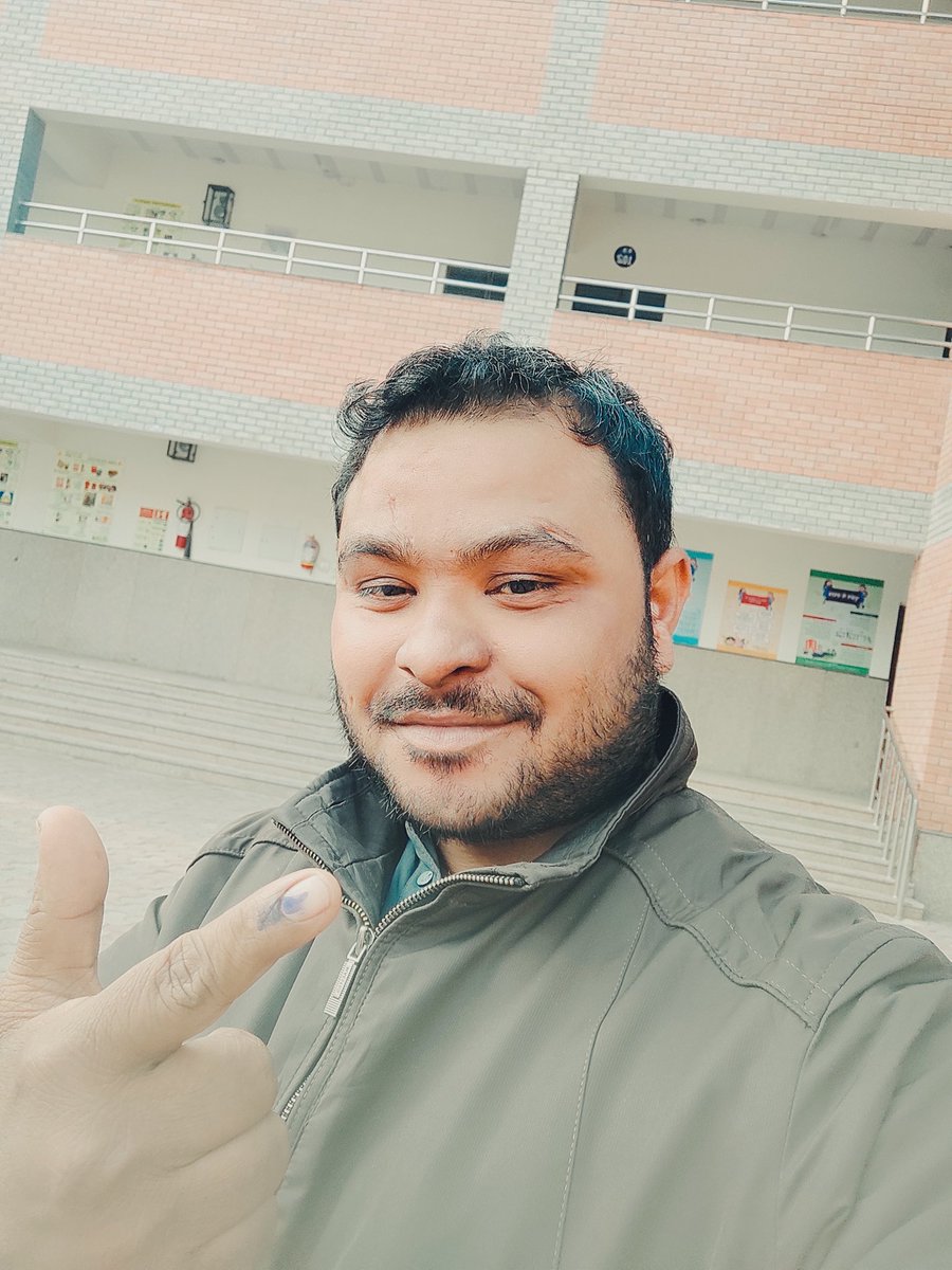 mangalsisodia31's tweet photo. मैने तो अपना वोट डाल दिया है 👍👍
#DelhiMCDElections
#MCDElections
#ward56
@gupta_rekha https://t.co/VSSg1zEY6I