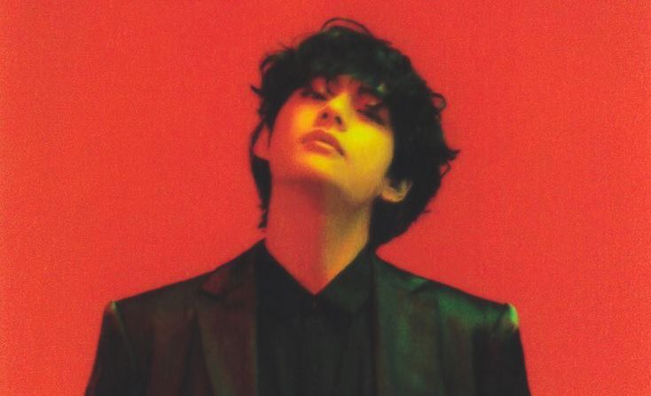 Taehyungimpact's tweet photo. Taehyung looks so good with red https://t.co/9tcli2m5sa