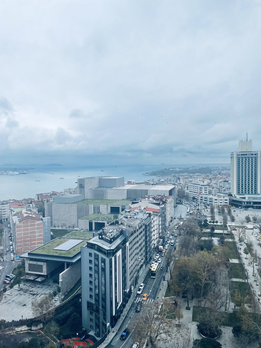 Delighted to represent <a href="/ESSCA_Ecole/">ESSCA</a> today at the <a href="/AccessMasters/">Access Masters</a> event in Istanbul, presenting our postgraduate programs portfolio to students in Turkey 🇹🇷🎓