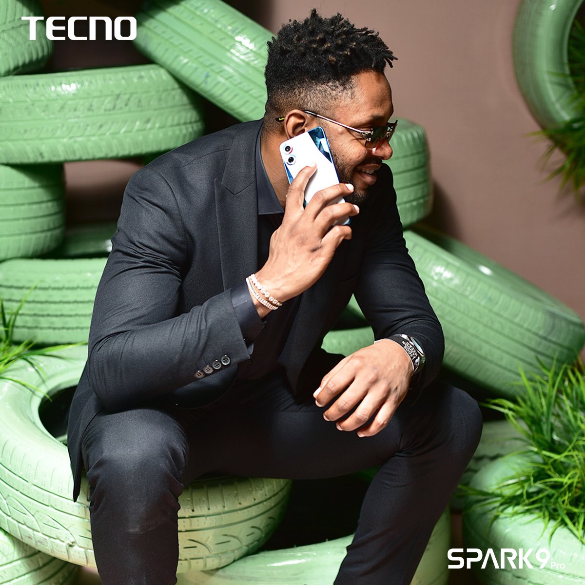 TECNOMobileNG's tweet image. Hello! Who is that one person you can&apos;t do without calling in a day? 

#SPARK9Series 
#SPARK9SportEdition