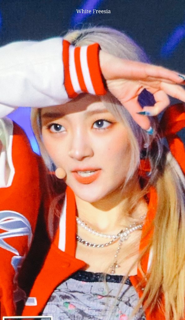 221204 pre

#지원바라기
#아이칠린 #ICHILLIN #이지 #E_Ji 
<a href="/ichillin_km/">ICHILLIN' OFFICIAL</a>