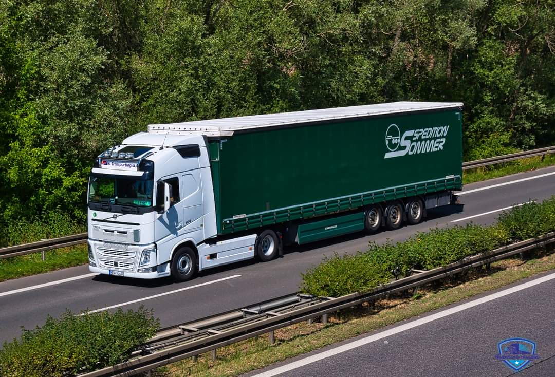 T_und_T's tweet photo. SL Transportlogistik, #Luhe-Wildenau
#lkw #lastwagen #truck #lorry #brummi #vrachtwagen #transport #trucking #truckphoto #truckspotting #truckspotter #truckfotografie #lkwfotografie #truckpictures #lkwbilder #lkwfotos #sattelzug #spedition #fuhrpark #Volvo #SLTransportlogistik https://t.co/mBcGji4SNC
