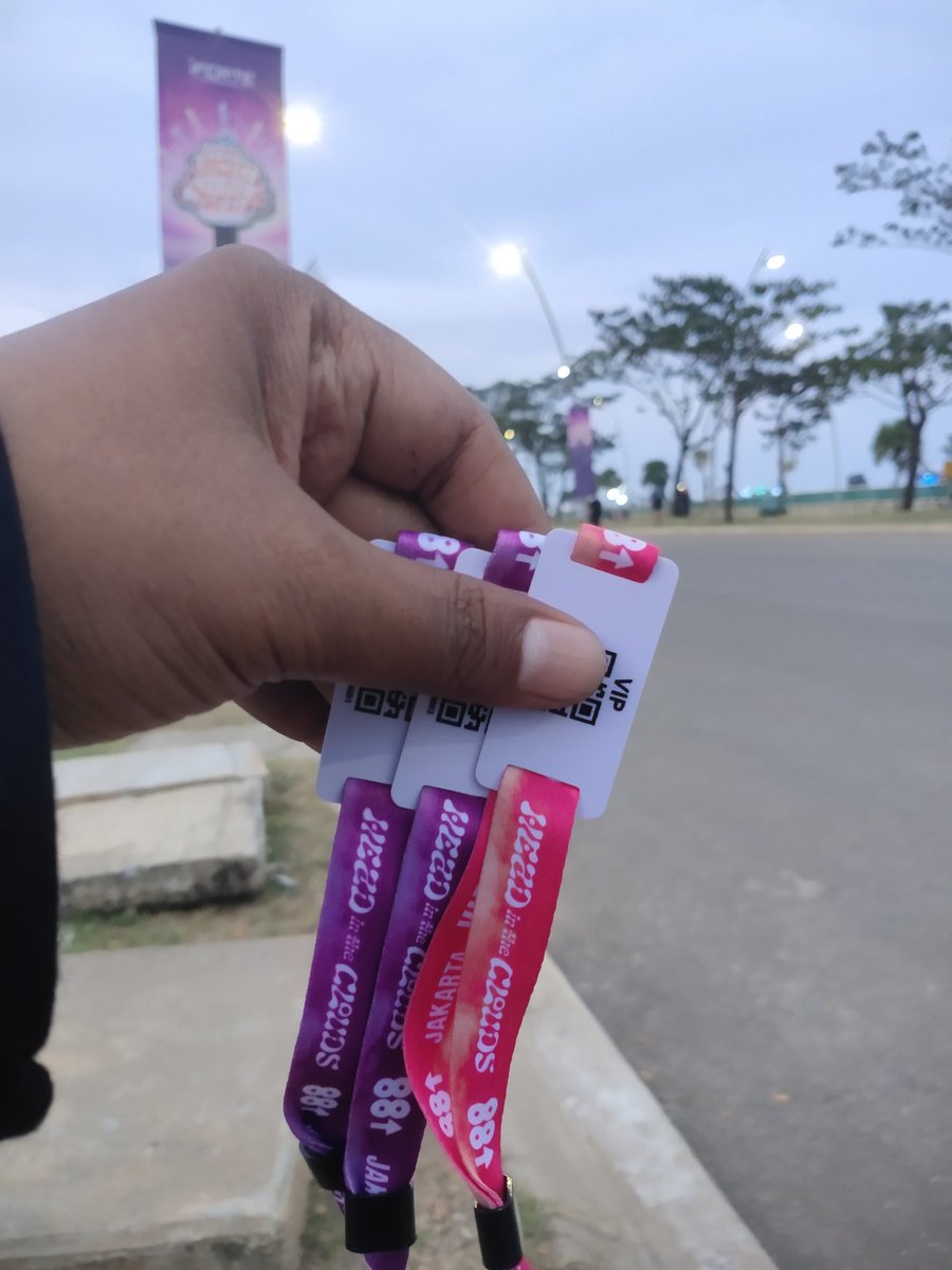 munezz1982's tweet photo. Wts/jual tiket HITC GA 400k VIP 900 minat WA 081315156169 cod venue #jualtiketkonser #jualtiket #HITCJAKARTA          #hitcjakarta2022 #HITCINJKT #jualtikethitc #tikethitc #HITCJAKARTA https://t.co/ccyQ8ka55w