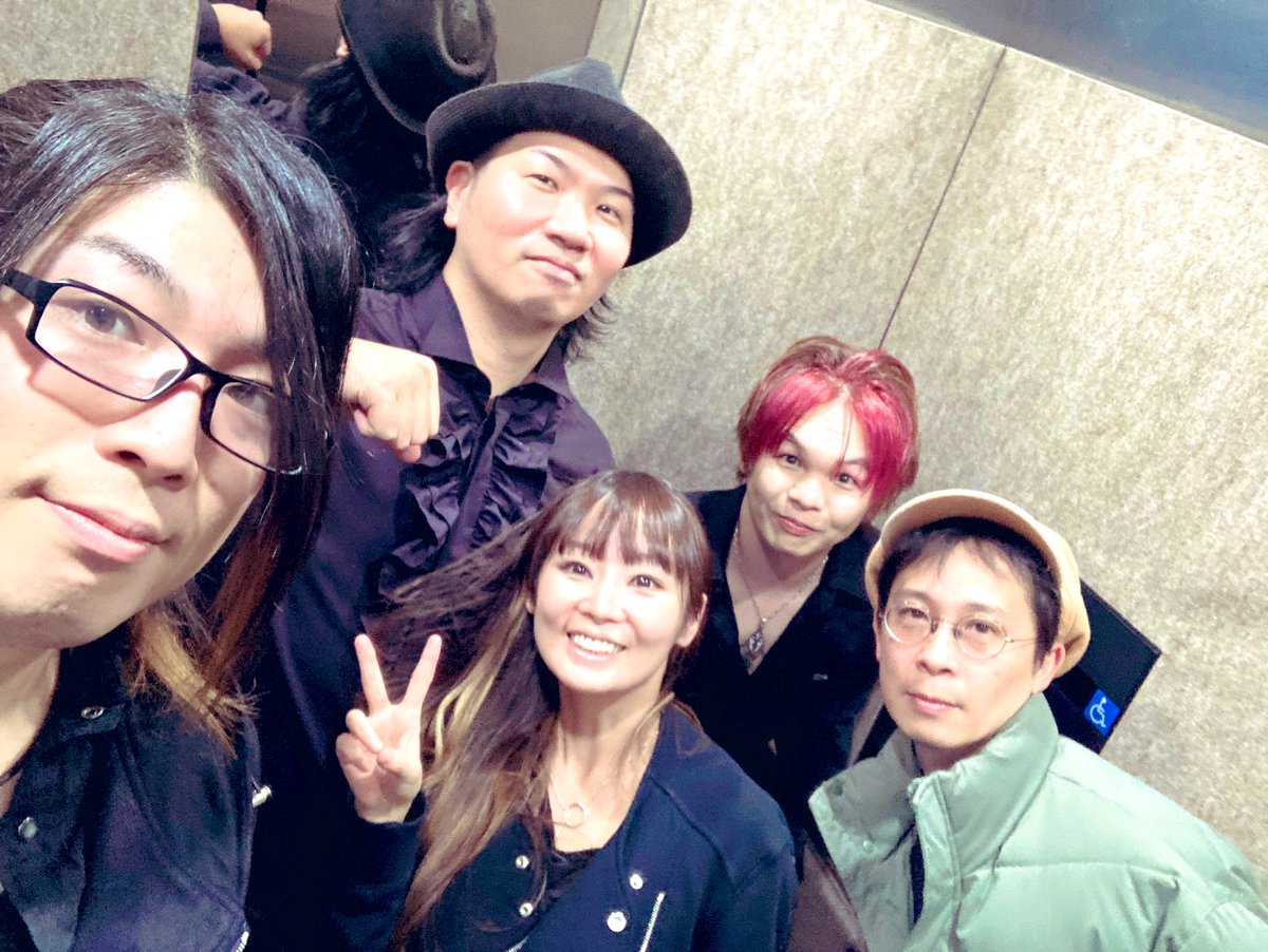 AK_Akht's tweet photo. 帝都浪漫楽団‼️お疲れ様ショット✨
#サクラ大戦アコースティック音楽会 クリスマス会、全公演終了しました!
今年もみんなでアレンジした時間が満を辞して実りました。夢のつづきをありがとうございました😭
#サクラ大戦
#アコースティック音楽会
#SiN #MIZ #CHAKA #Akht #ほっしゃん https://t.co/sQTULanpBE