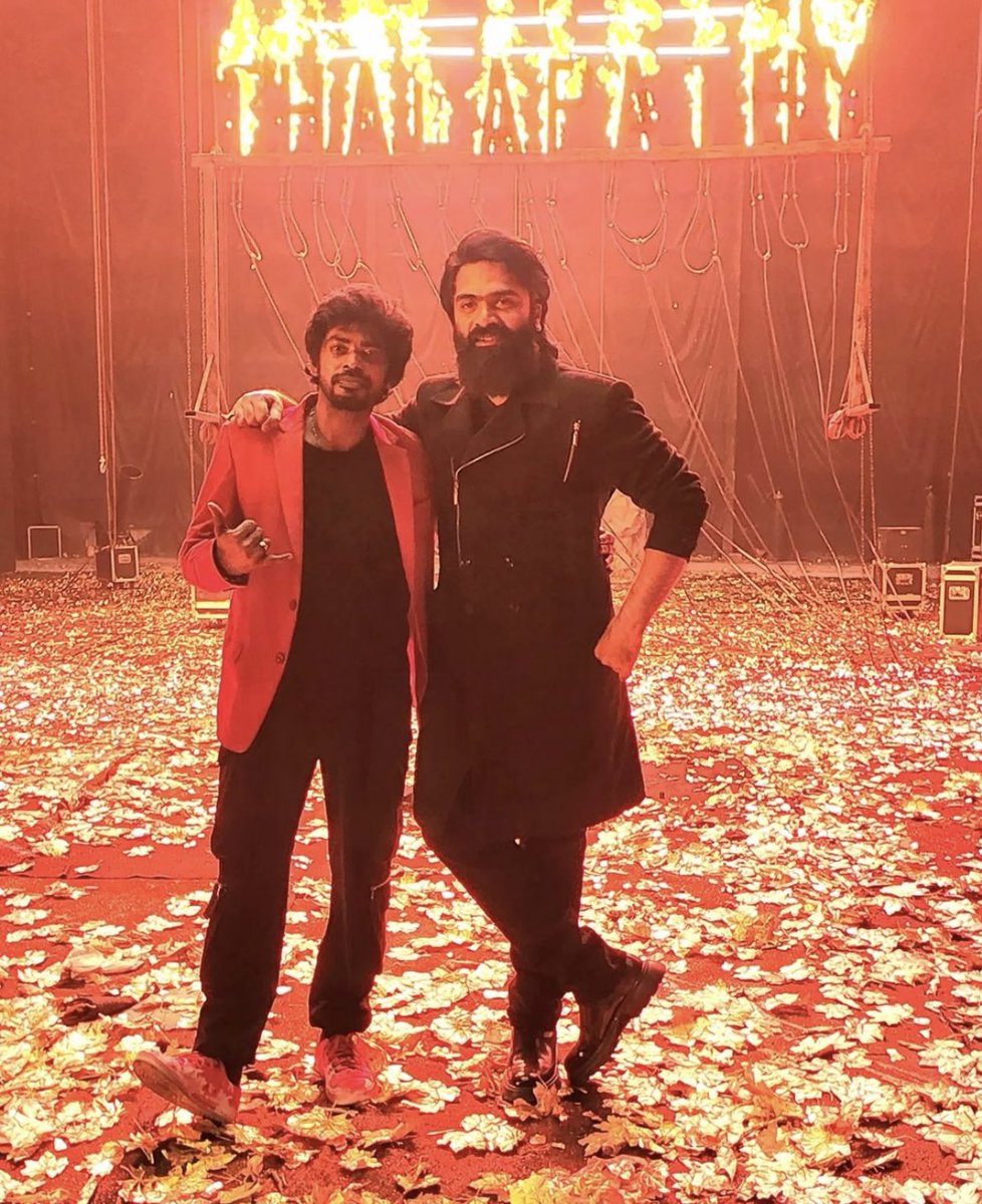 sidhuwrites's tweet photo. #TheeThalapathy song shoot pics 🔥👌 #Varisu https://t.co/1Ekb3Aun71